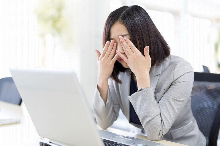 目の疲れ、眼精疲労について