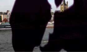 視野が全体に黒っぽく見える（出血したところ）