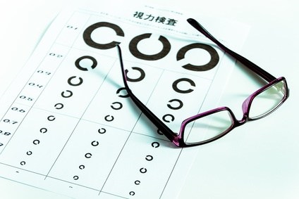 片目だけ視力低下どうして?